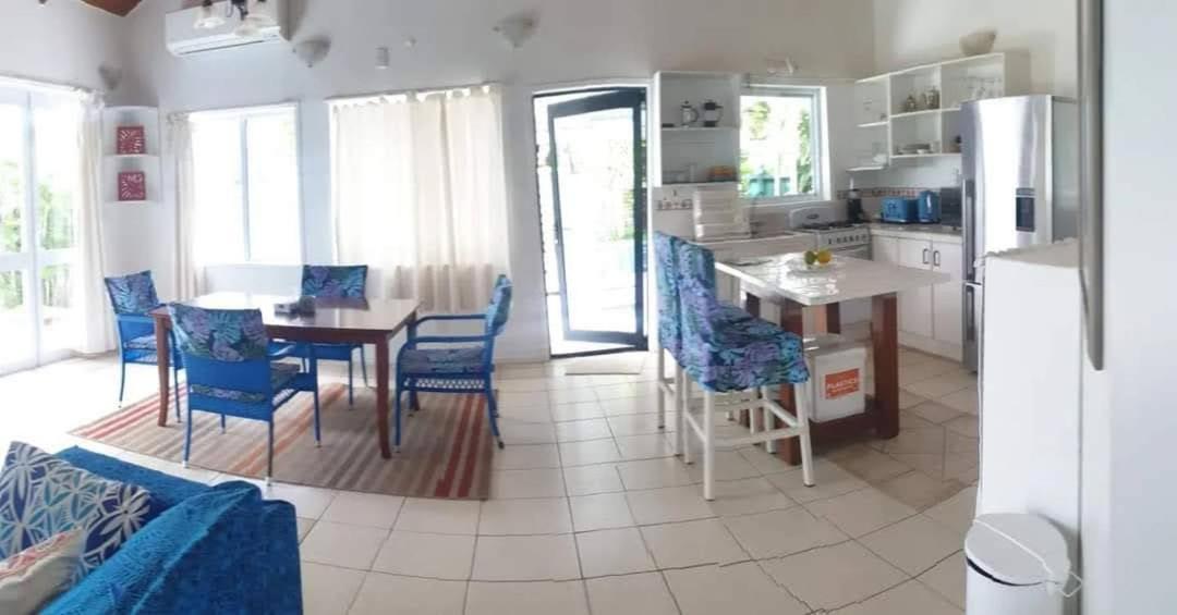 Are Tamareni 2Br Beach Cottage Or River Studio Αβαρούα Δωμάτιο φωτογραφία