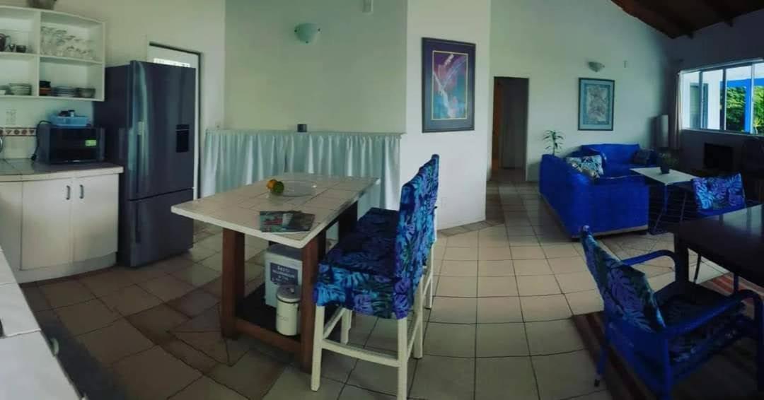 Are Tamareni 2Br Beach Cottage Or River Studio Αβαρούα Δωμάτιο φωτογραφία